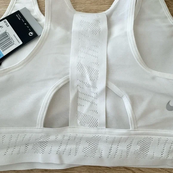 NWT Nike Swoosh UltraBreathe‎ CJ0149 White Medium Support Sports Bra Size Medium - Picture 9 of 9